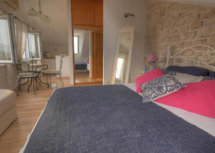 Mediterranea - One Bedroom With Sea View 米利尼